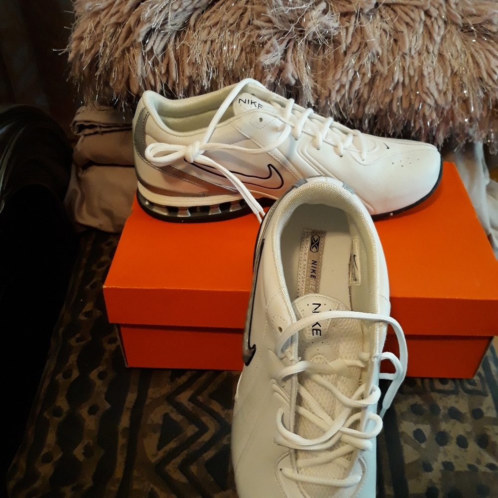 Alethic Shoe